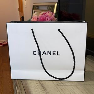 CHANEL shopping bag